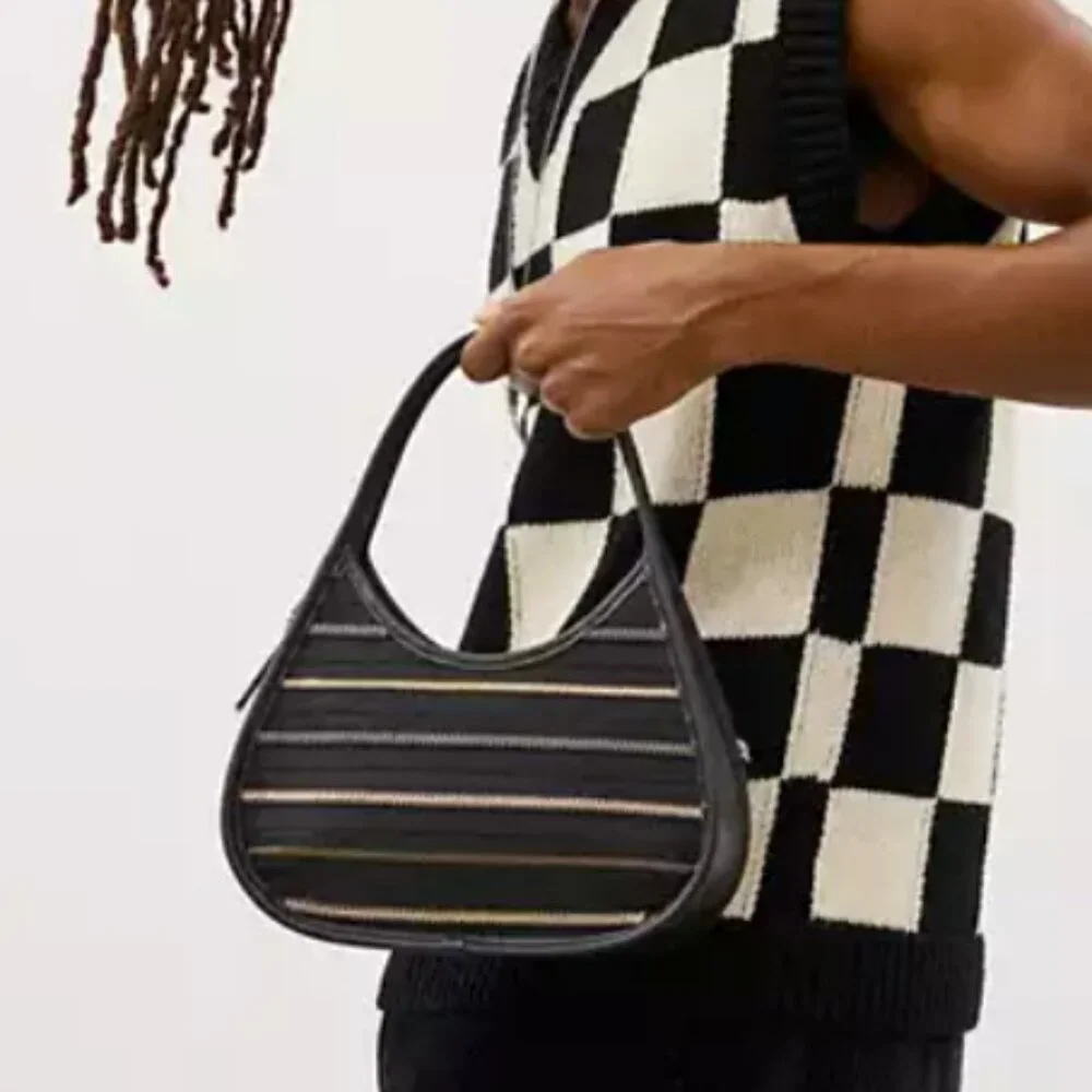 COACHTOPIA Ergo Bag With Upcrafted Zippers in Black NWT - Picture 7 of 8